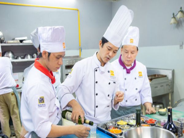 Khái niệm về làm chứng chỉ nấu ăn